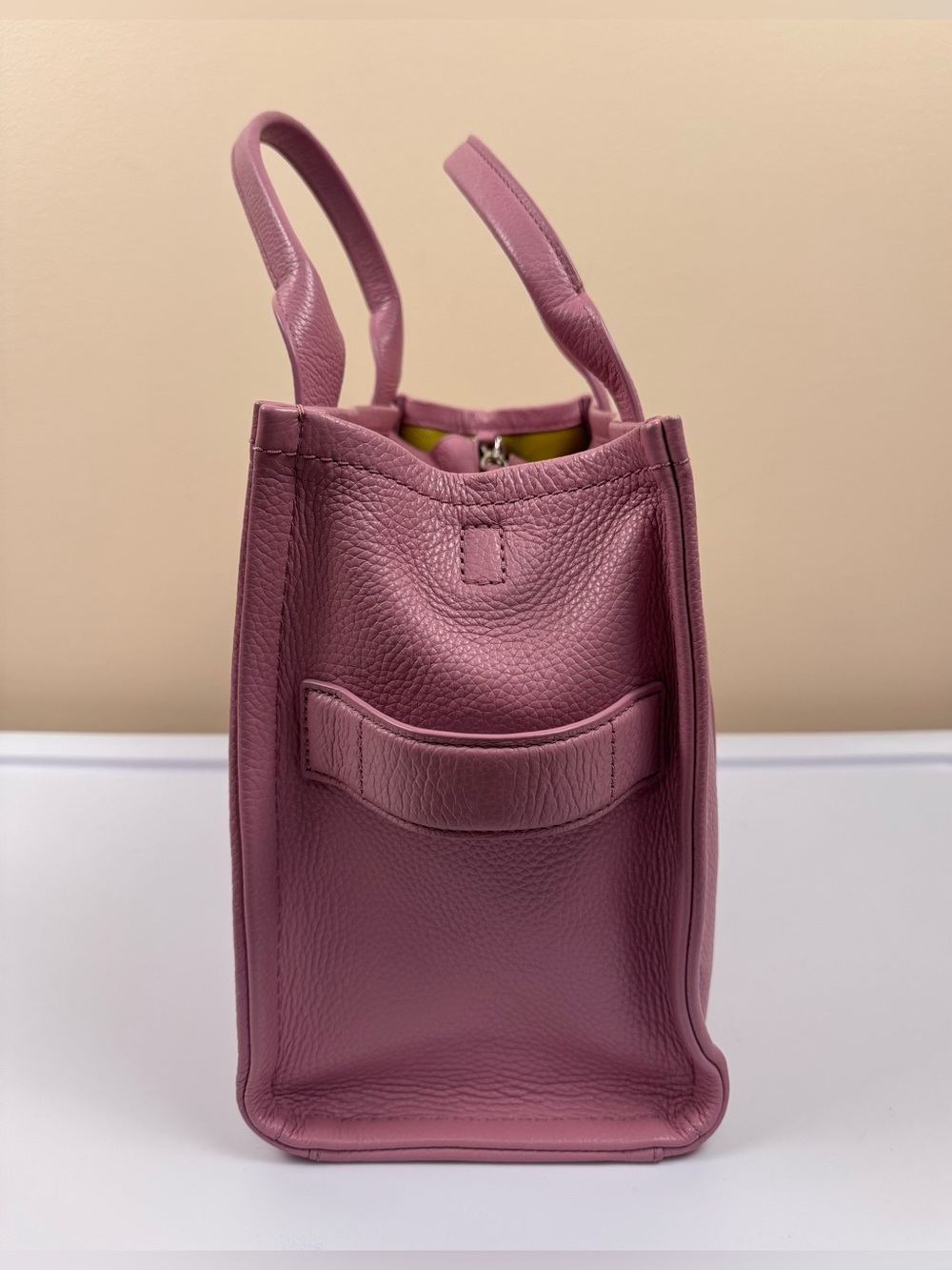 Marc Jacobs The Medium Leather Tote Bag Crossbody with Dust Bag - Picture 3 of 16